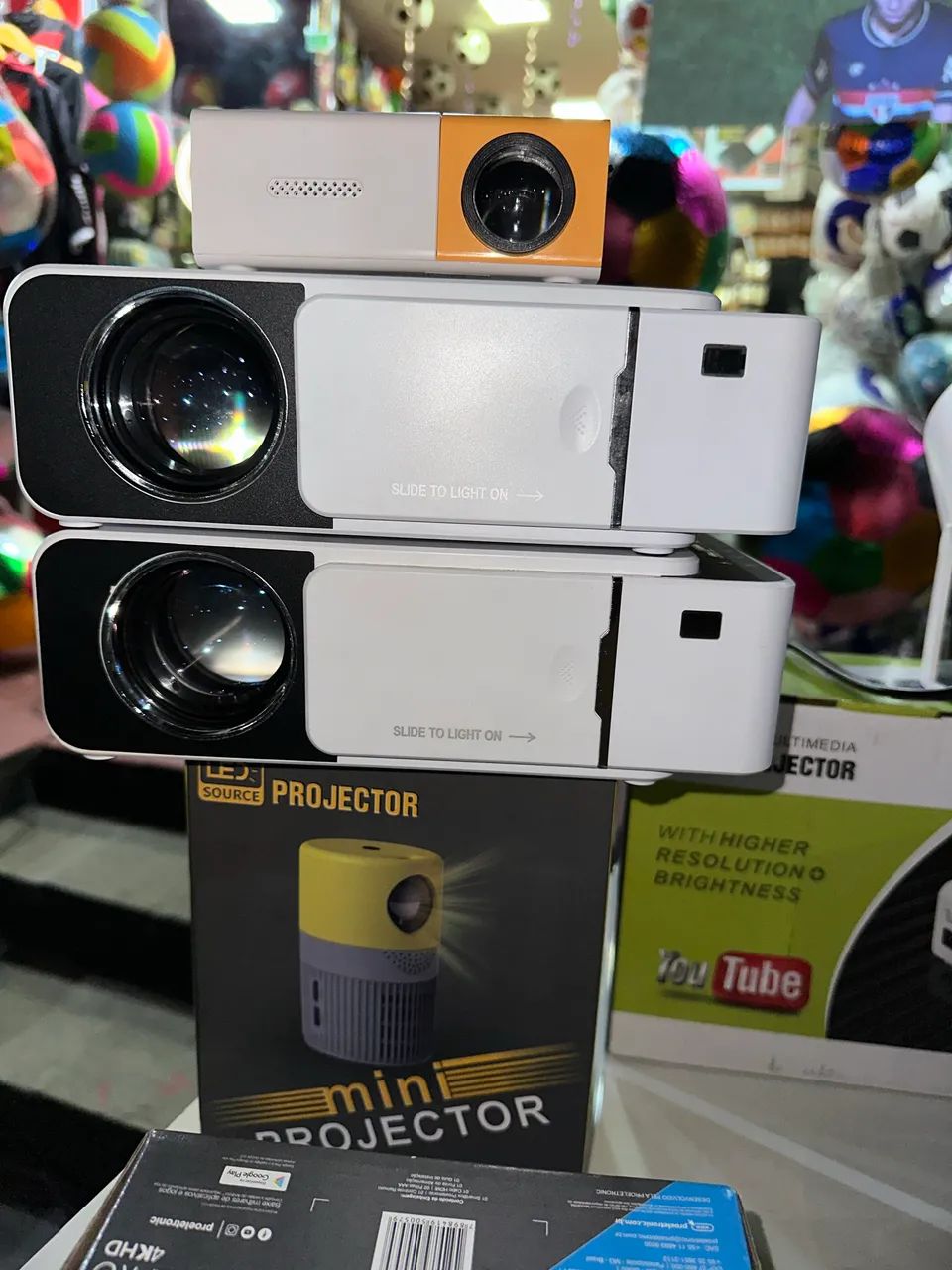 Projetores de vários modelos e com Android