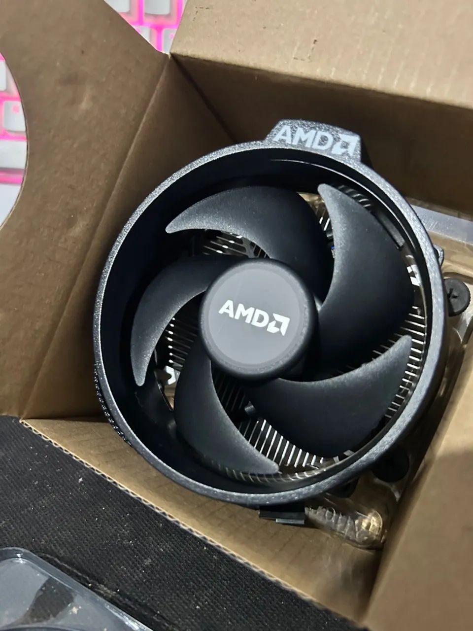processador cpu AMD Ryzen 3 2200G - Foto 2