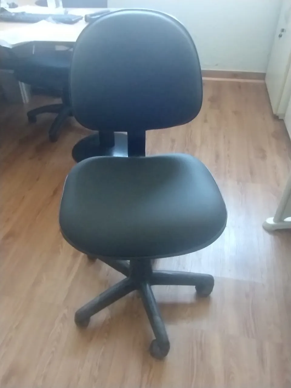 Cadeira de Escritório Ergonômica com Rodinhas
