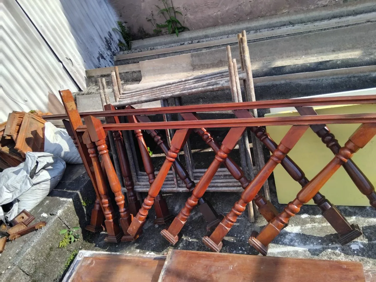 Guarda-corpo de madeira maciça para escada