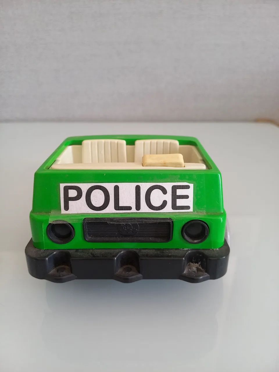 Miniatura de carro de polícia vintage