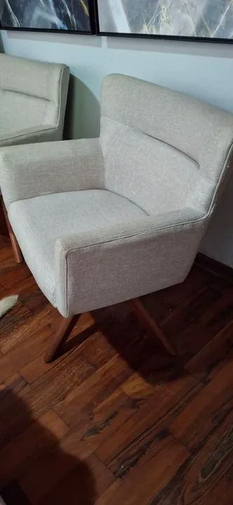 2 Poltronas de Linho Giratória c/Pés de Madeira - Foto 4