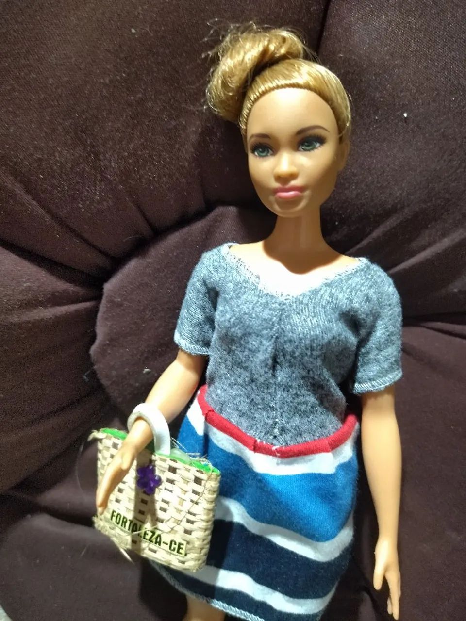 Boneca Barbie Fashionista curv plus size 