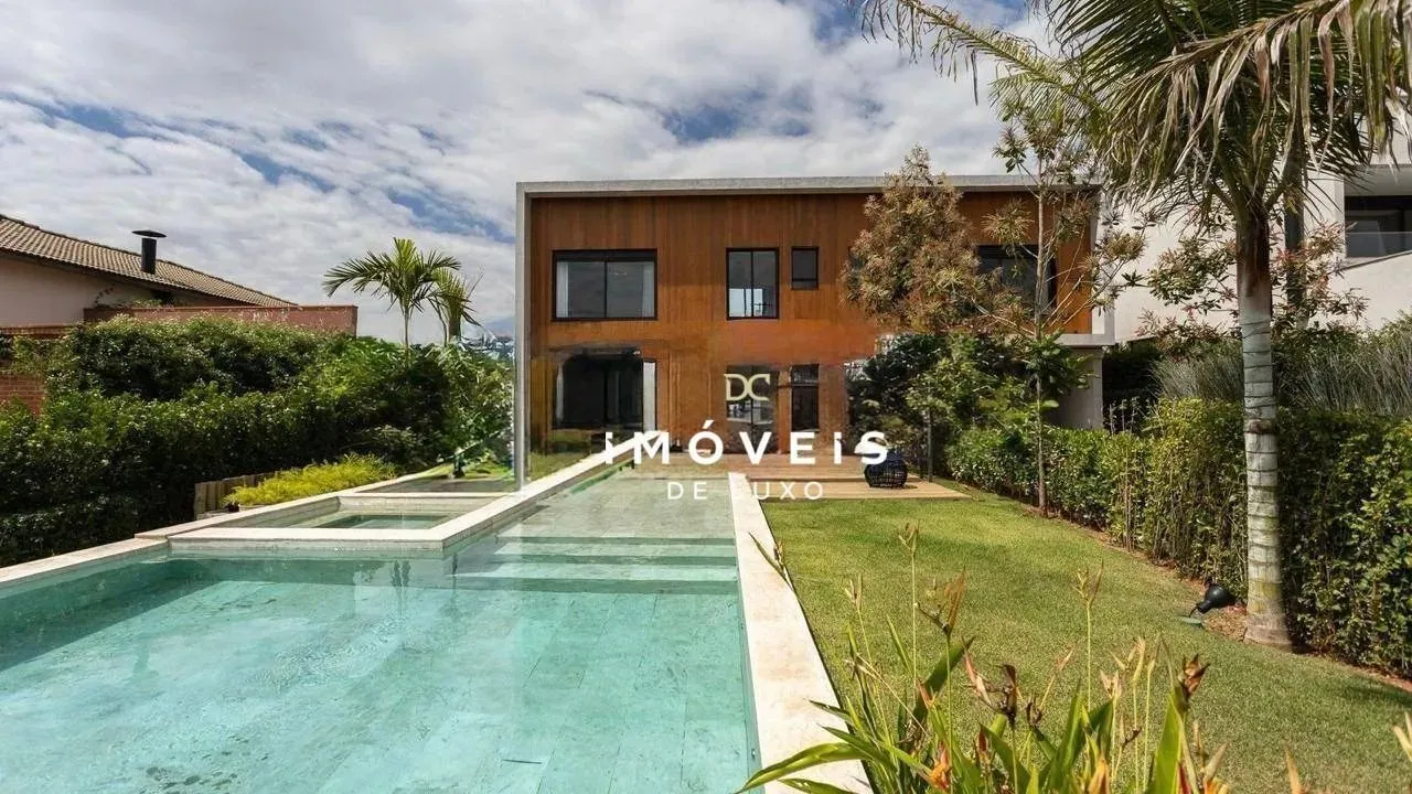 Casa venda estilo porteira fechada, com 5 suítes, à venda no Condomínio Fazenda Alvorada,