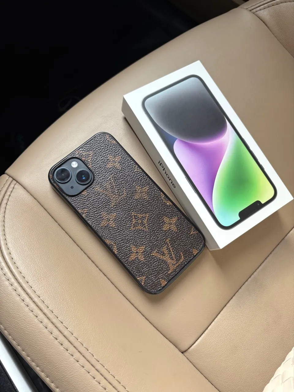 iPhone 14 128g com caixa e capinha e película 3d privacidade