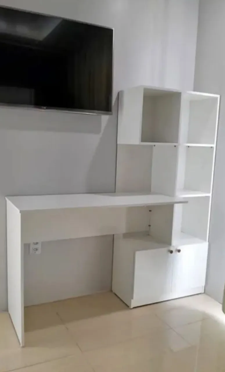 Mesa estante em mdf de escritório compacto e funcional
