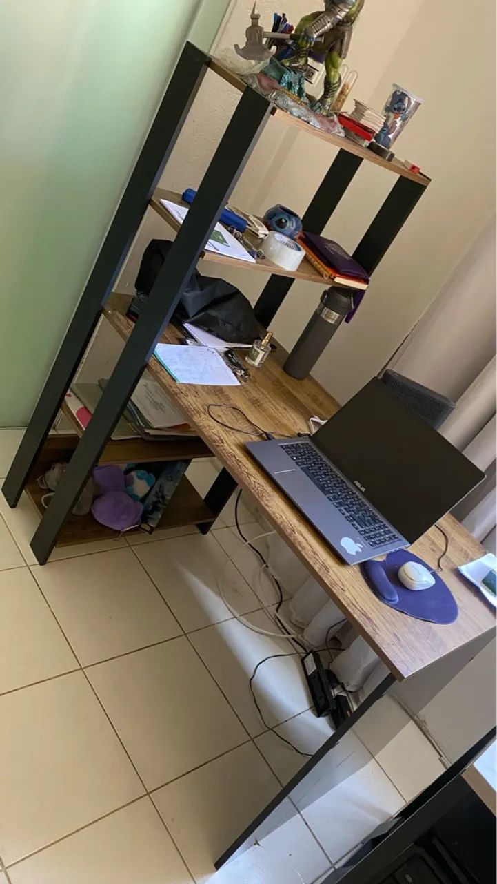 Mesa de Escritório com Estante em Aço e Madeira