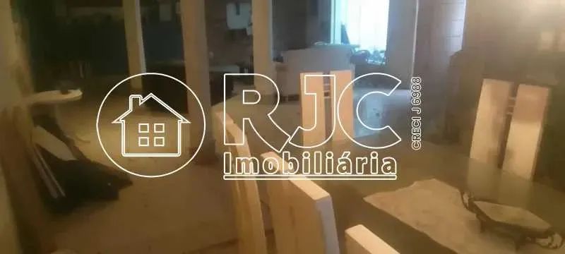 Imóvel para venda tem 200 metros quadrados com 5 quartos em Laranjeiras - Rio de Janeiro -