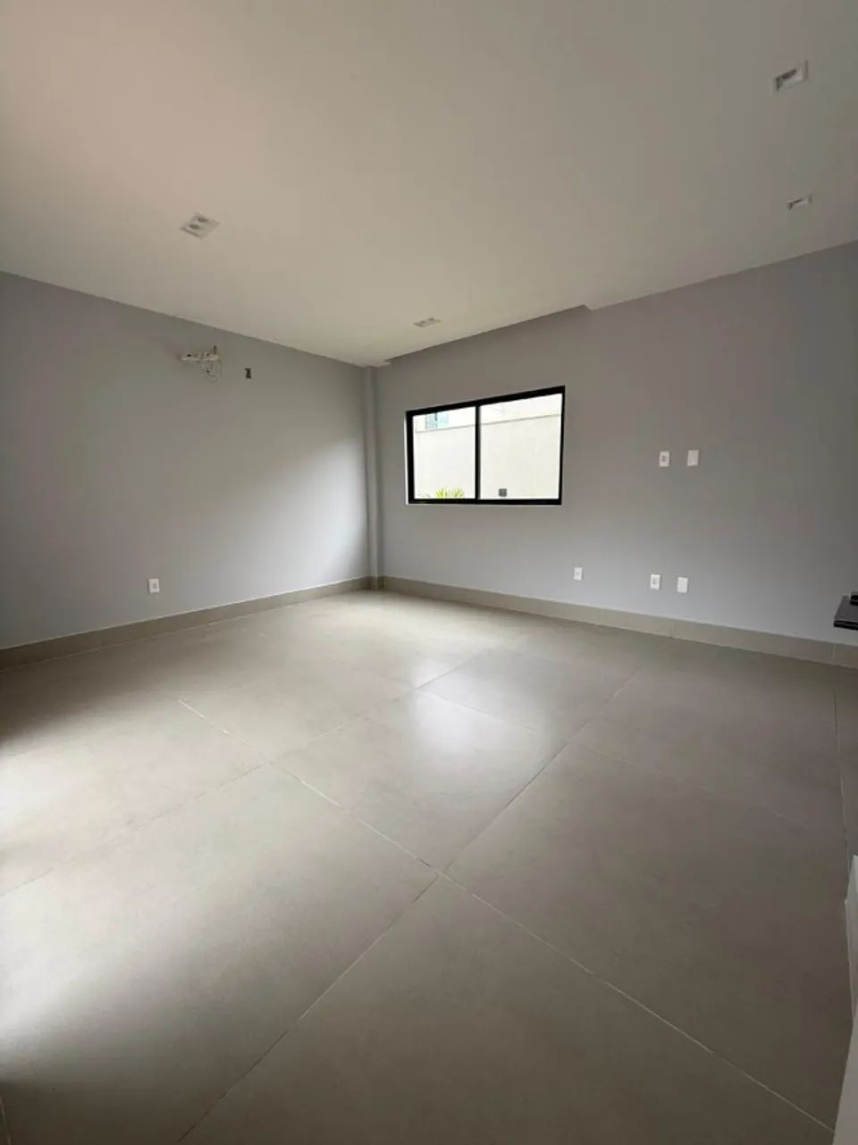 Jardins Amsterdã - Casa Térrea 4/4 sendo 4 suítes de 260 m², 4 vagas por 1.300.000,00 - Foto 4