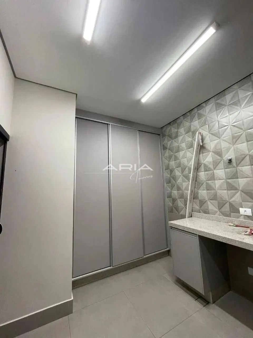 Casa com 3 dormitórios à venda, 2 vagas e 178 m - Jardim Tarobá - Cambé PR - Foto 9