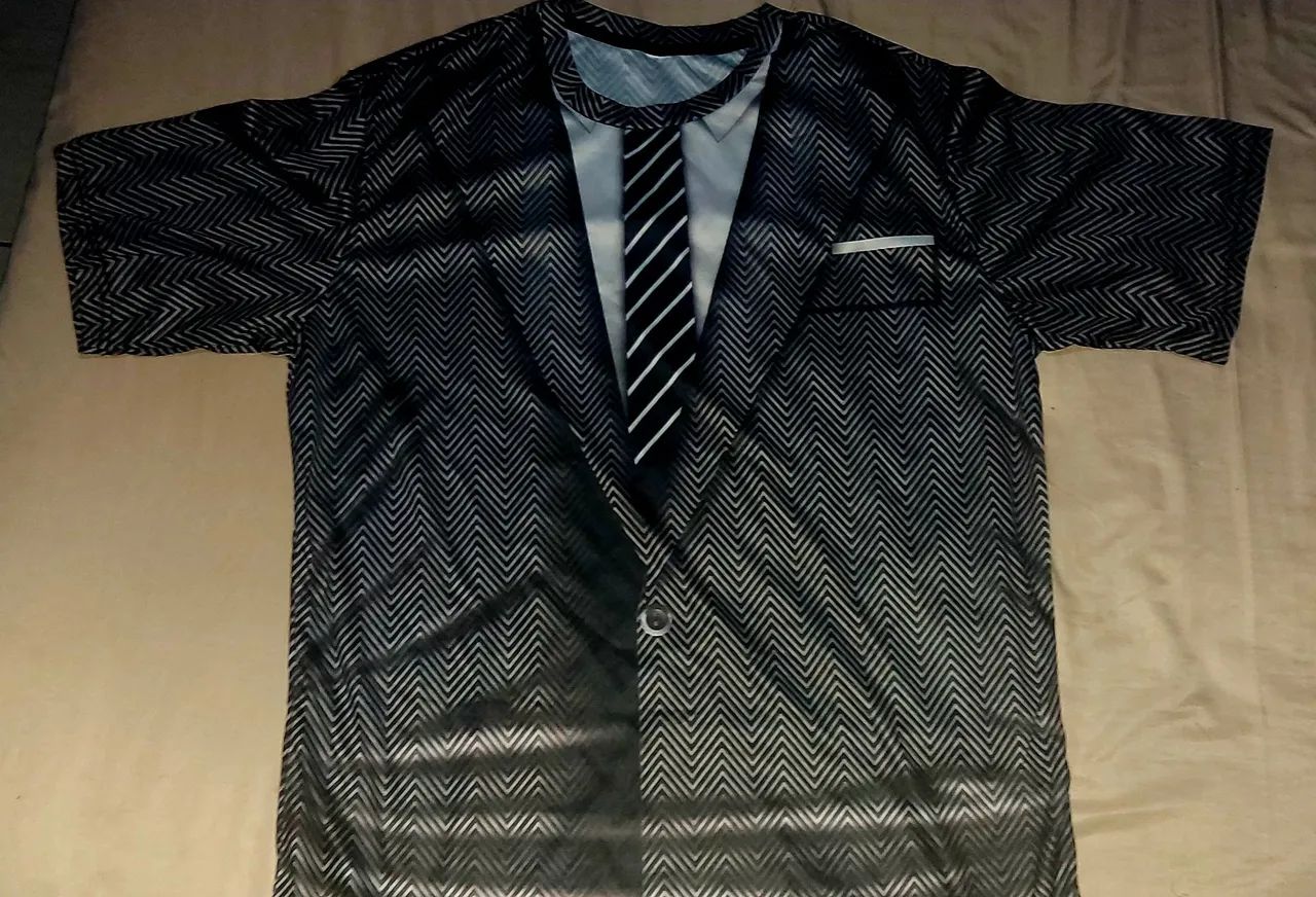 Camiseta Esportiva com Estampa Psicodélica - Foto 5