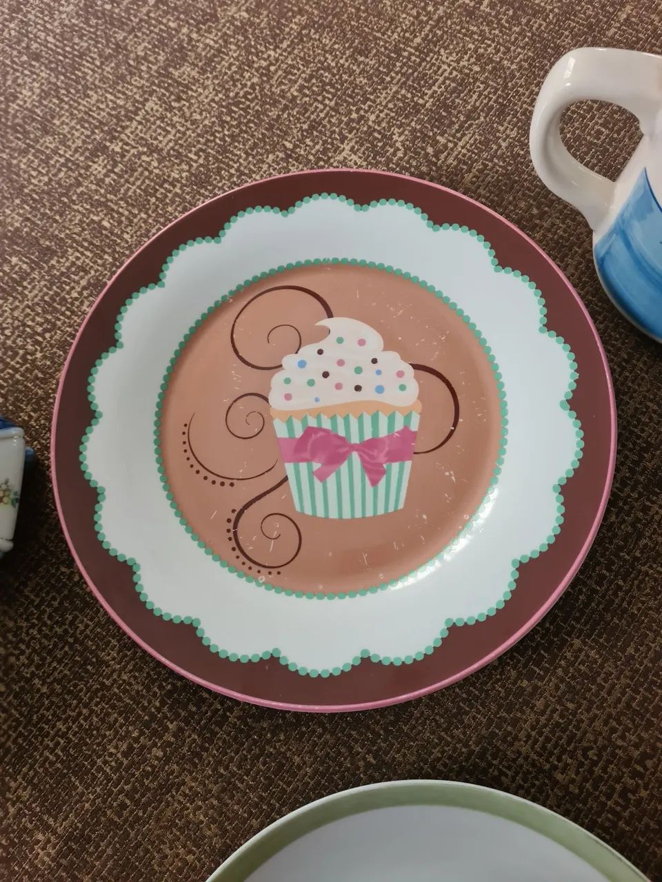 Pratos de porcelana
