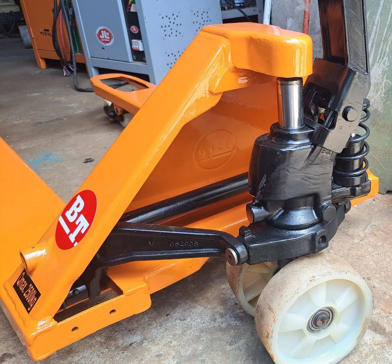 Paleteira Manula BT 2,5t  - Foto 3