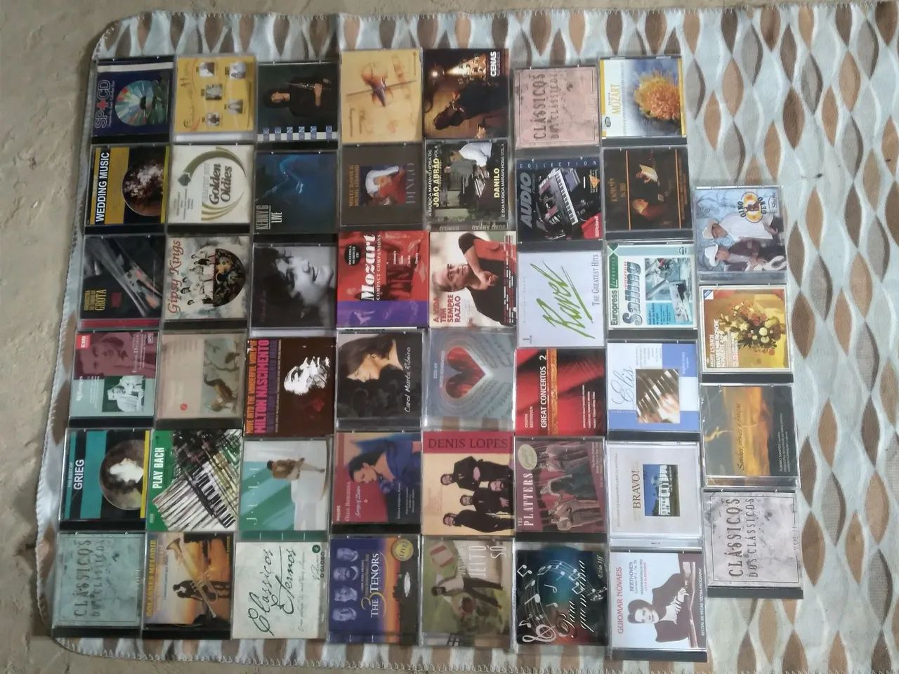 46 CDs variados 