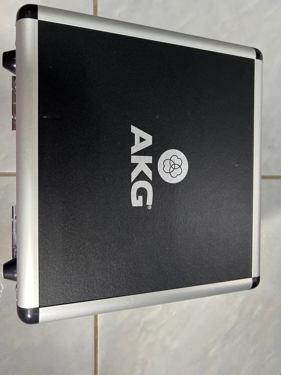 Case AKG para Microfones - Proteção e Qualidade64197818632322120