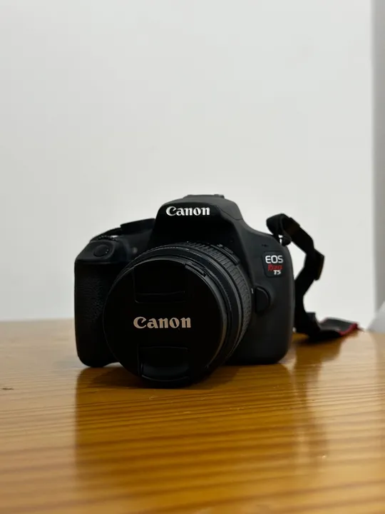 Câmera Canon T5 DSLR com Lente 18-55mm