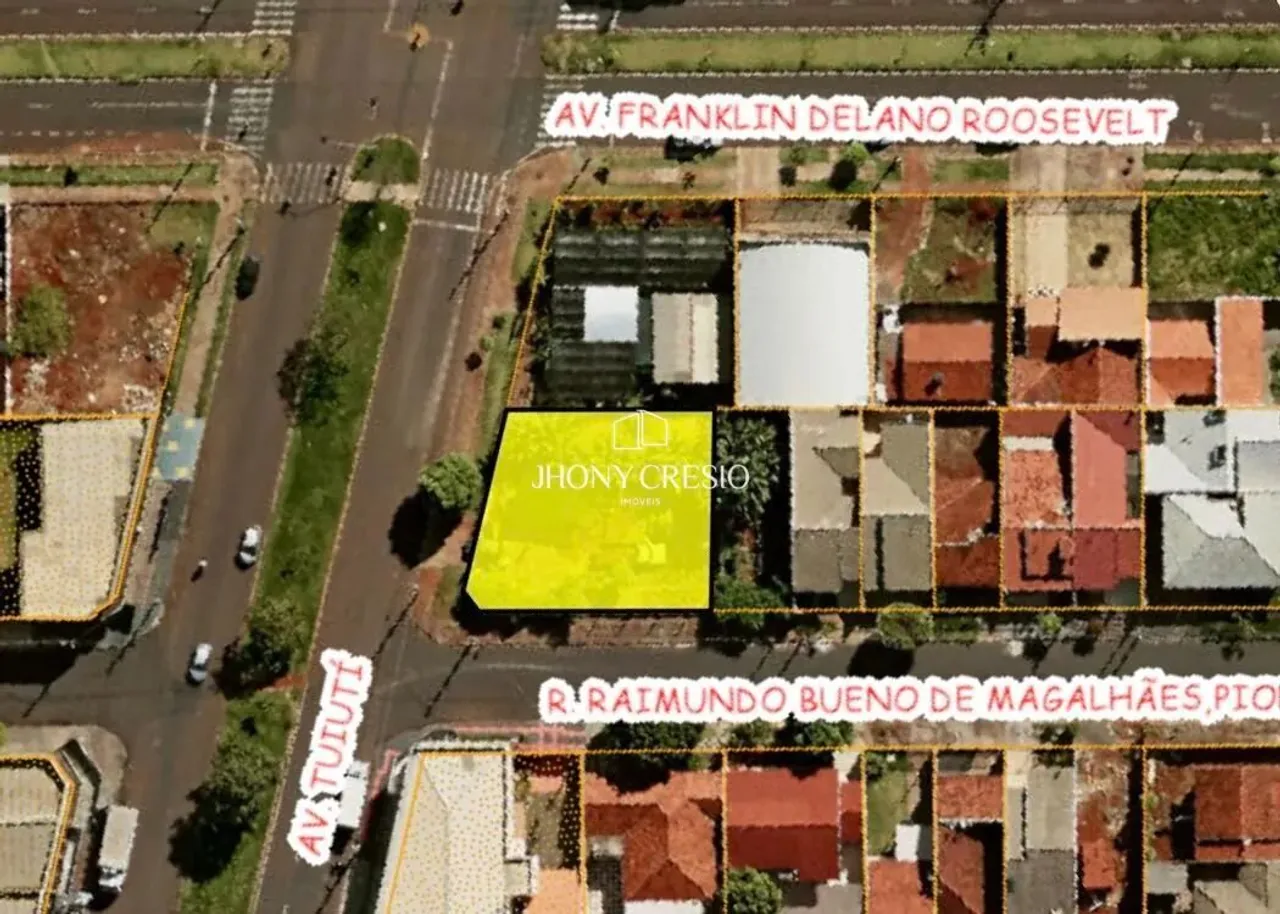Terreno comercial na Avenida Tuiuti, esquina 521 metros