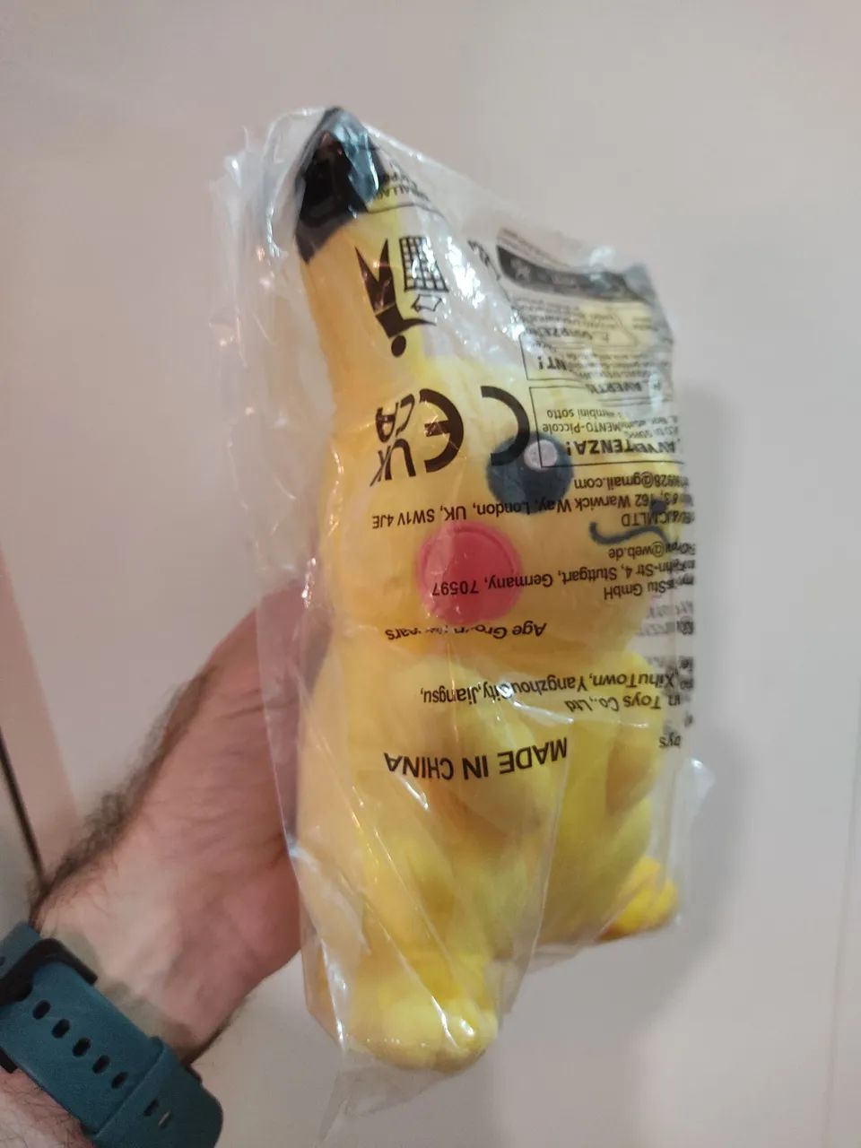 Pokémon Pikachu de Pelúcia - Foto 3
