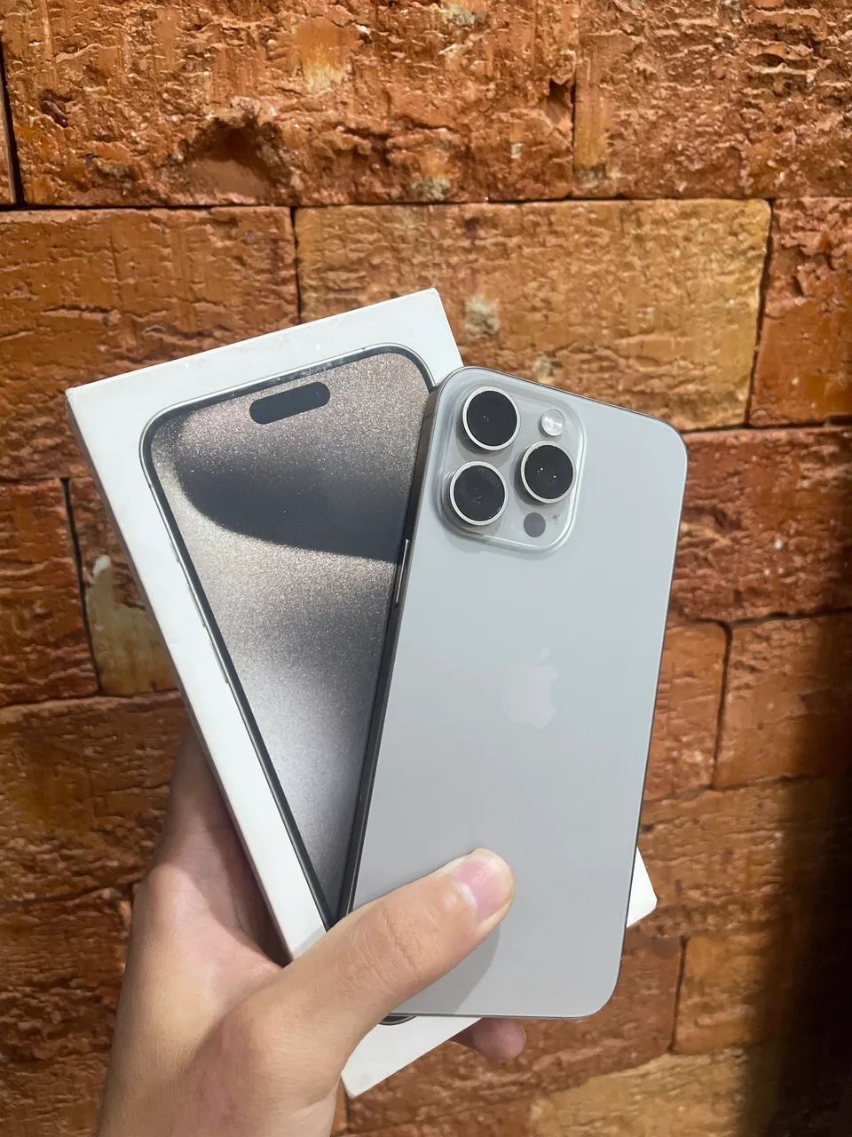 iPhone 15 Pro max 256gb シルバー iPhone 15 Pro Max 256GB - Silver - Celulares e Smartphones - São