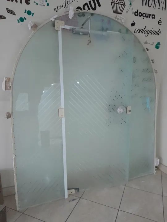 Porta de vidro temperado para área externa