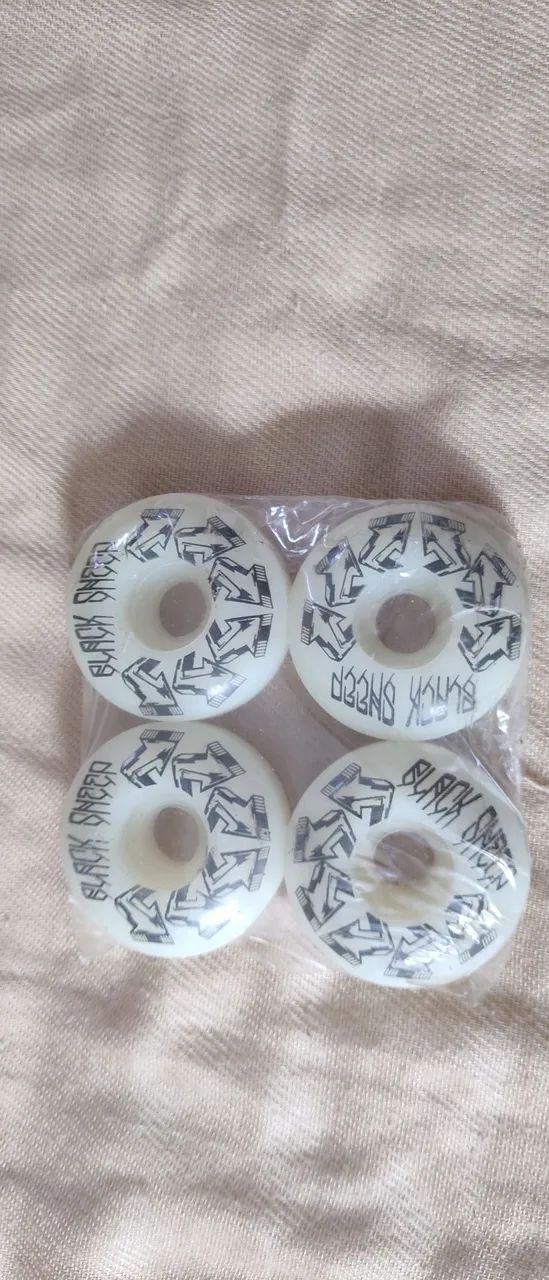 Trucks Liga usado pouco e roda Black ship nova . - Foto 4