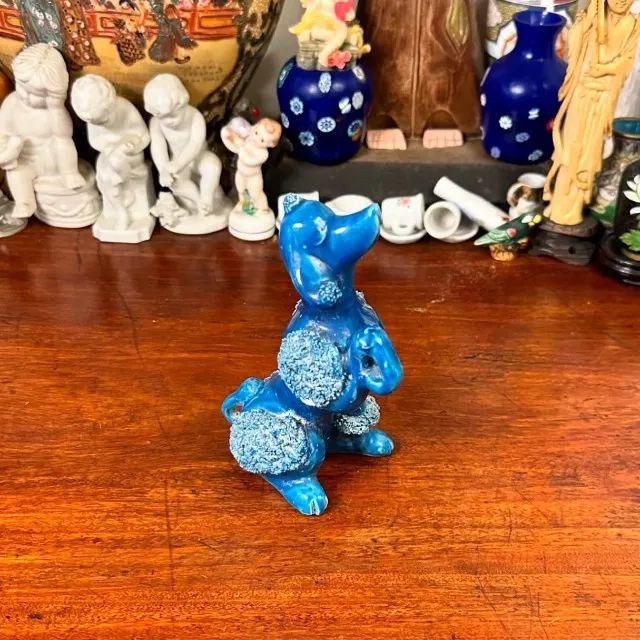 Charmoso bibelô Poodle em porcelana. - Foto 2