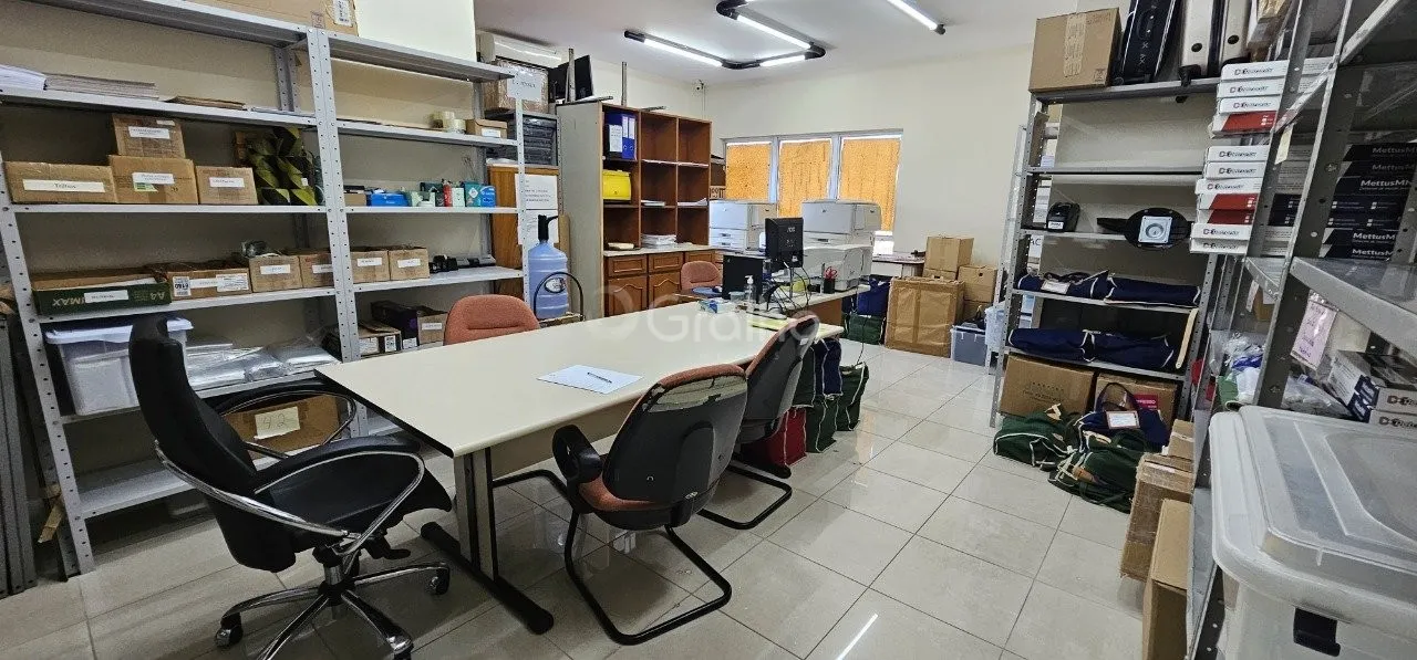 Sala Comercial para Venda em Florianópolis, Trindade, 2 banheiros, 1 vaga