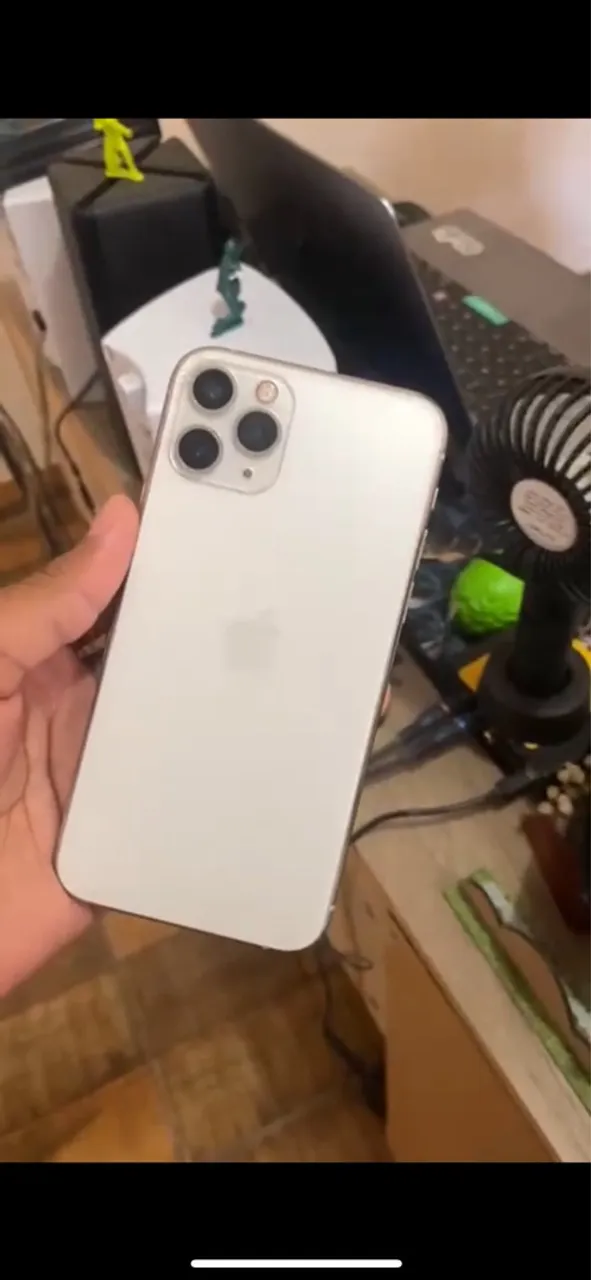 Vendo ou troco iPhone 11 Pro