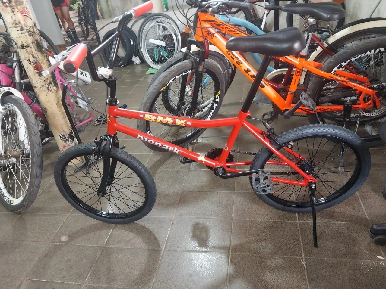 Bicicleta Monark BMX Vermelha
