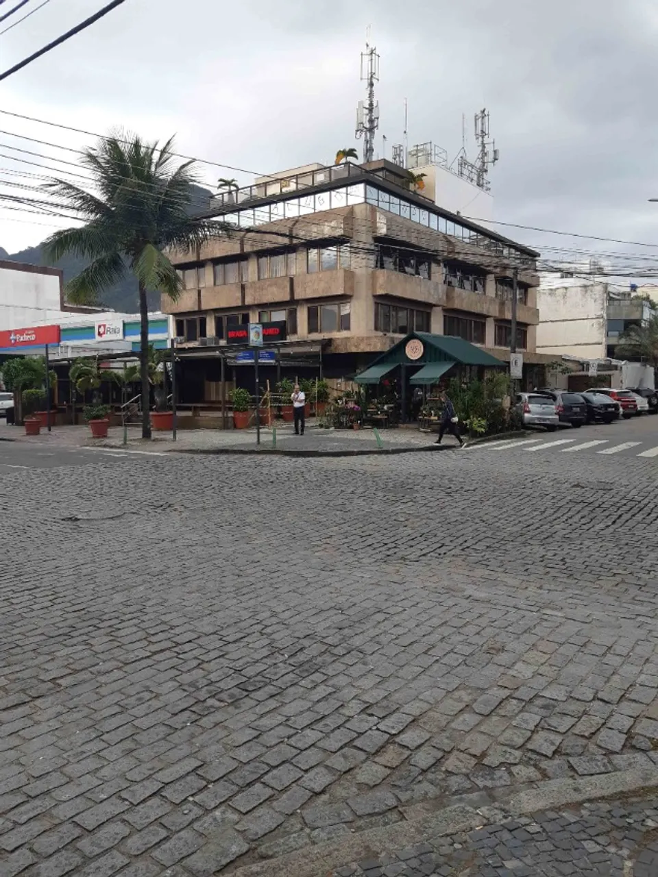 Grupo de Salas Comerciais 74m² na Olegário Maciel Barra da Tijuca