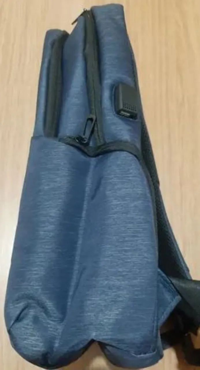 Mochila Executiva c/ Entrada para Cabo Usb <br> para Notebook - Azul - Nova - Foto 4