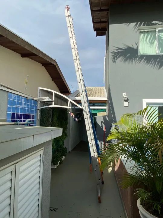 Conjunto 3 escadas em alumínio - Usadas - Foto 3