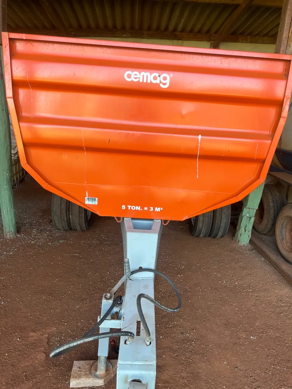 Carreta basculante Cemag