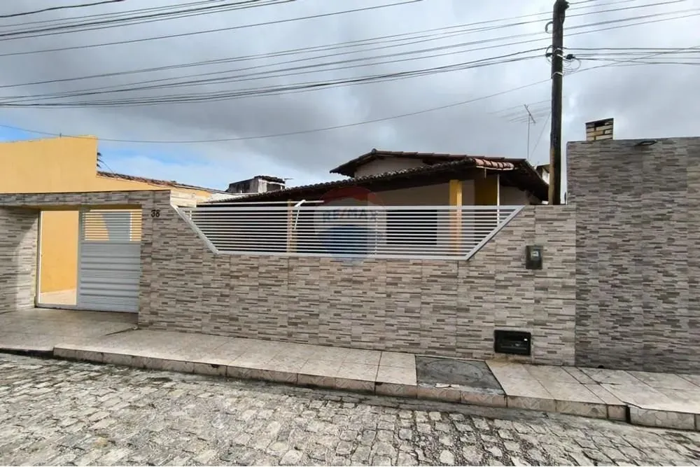Alugo casa no Condomínio Terra Nostra II Emaús/Parnamirim-RN, com 2 qtos sendo uma suíte