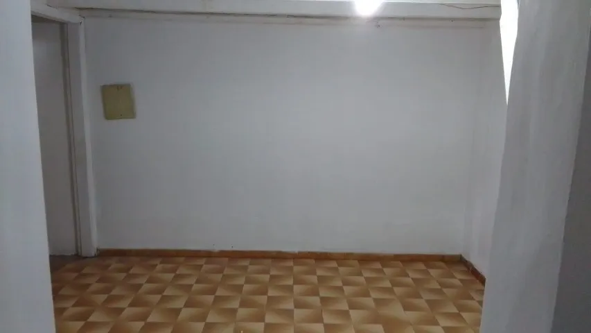 Kitnet no Centro - não paga água e energia