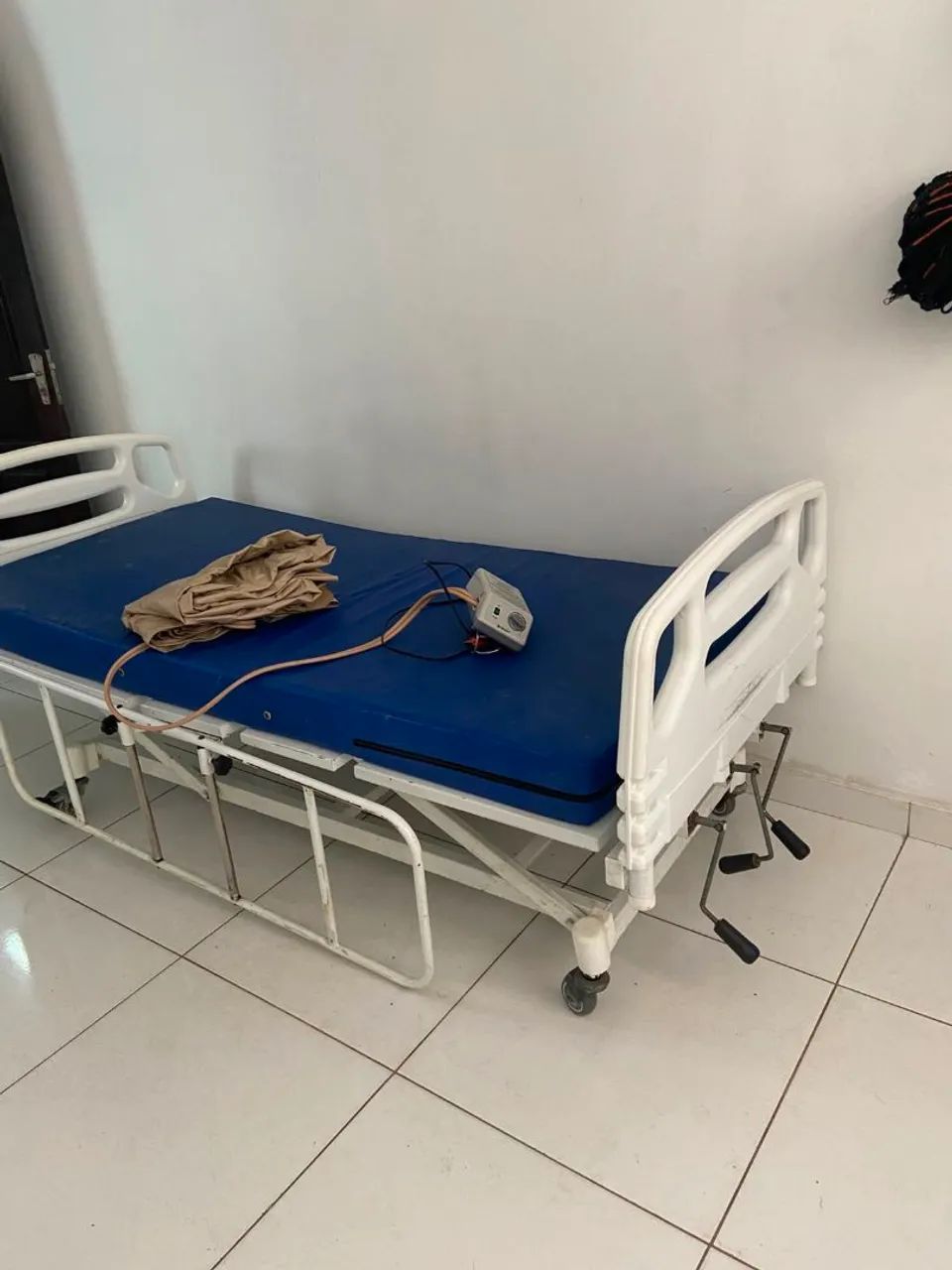  CAMA HOSPITALAR À VENDA  - Foto 2