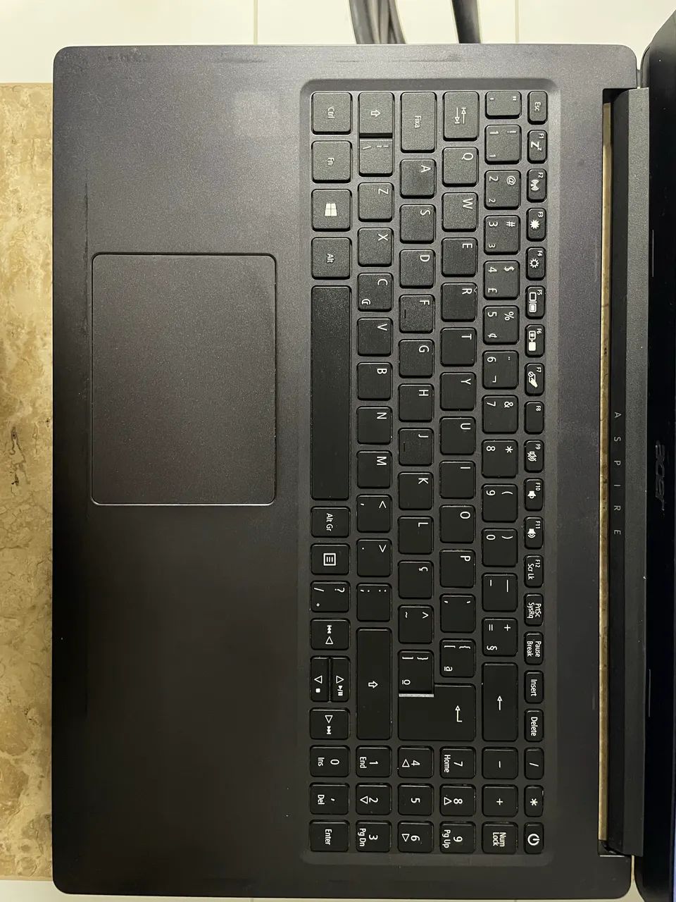 Vendo notebook Acer em bom estado e funcionando normalmente.