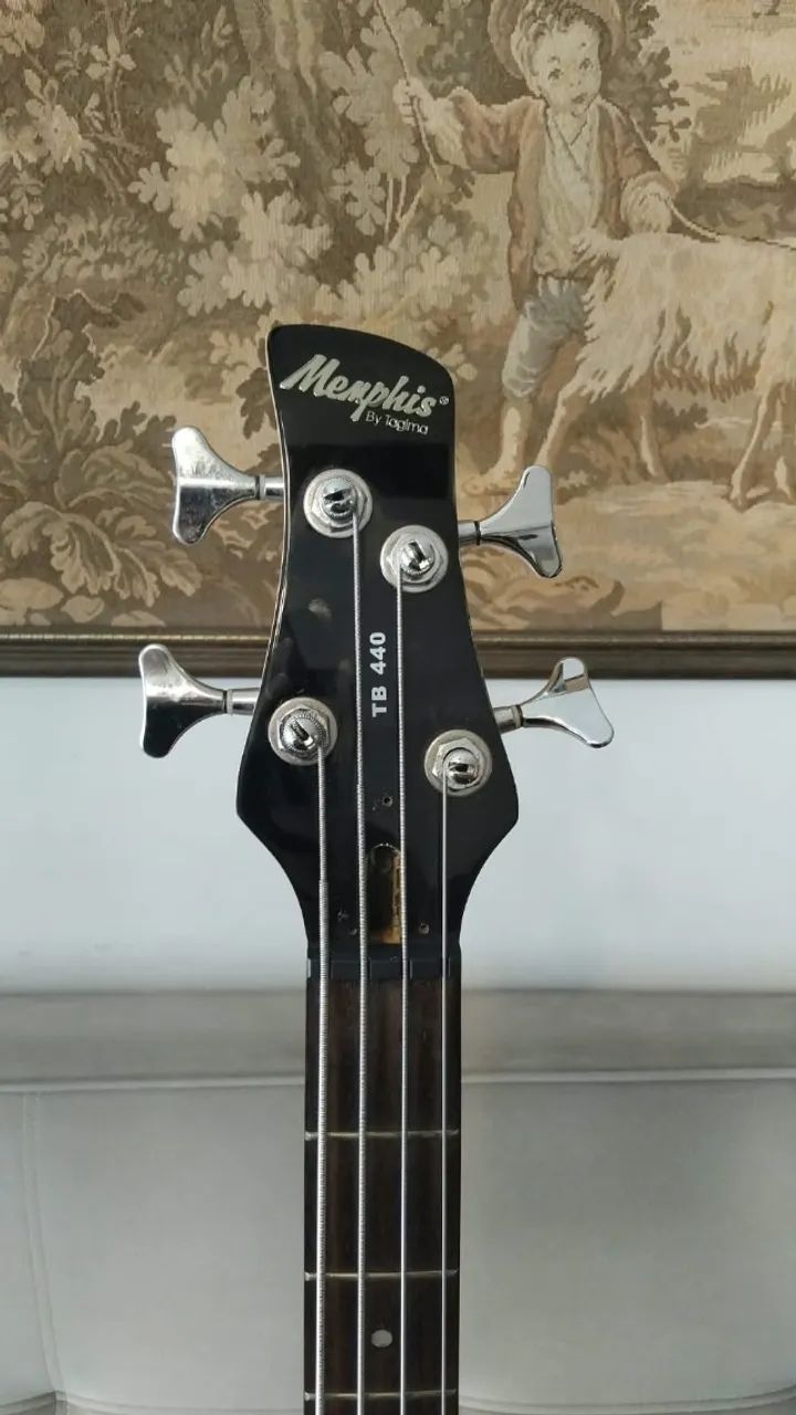 Baixo Memphis TB440