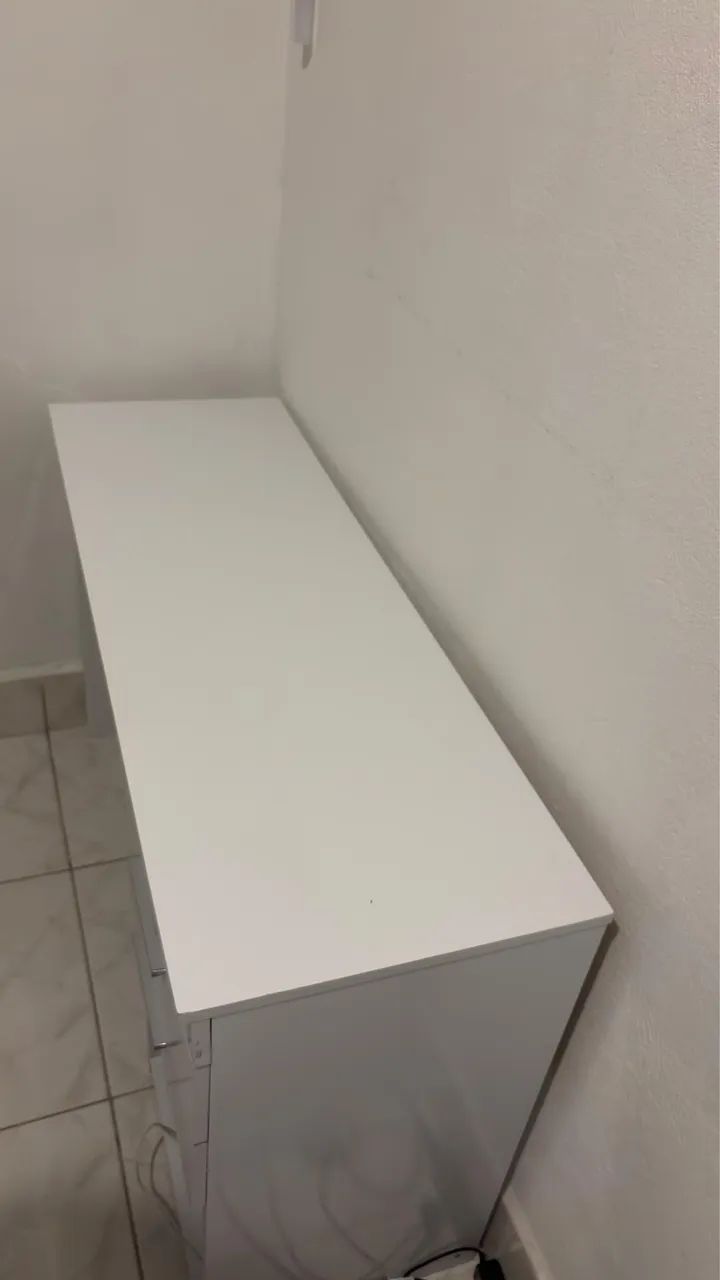 Escrivaninha branca em MDF65126370178690123