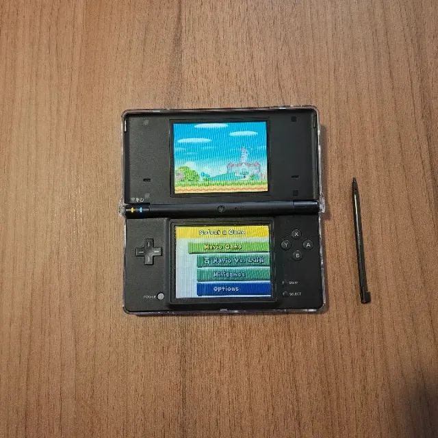 Nintendo DSi Preto + R4 + microSD 16GB