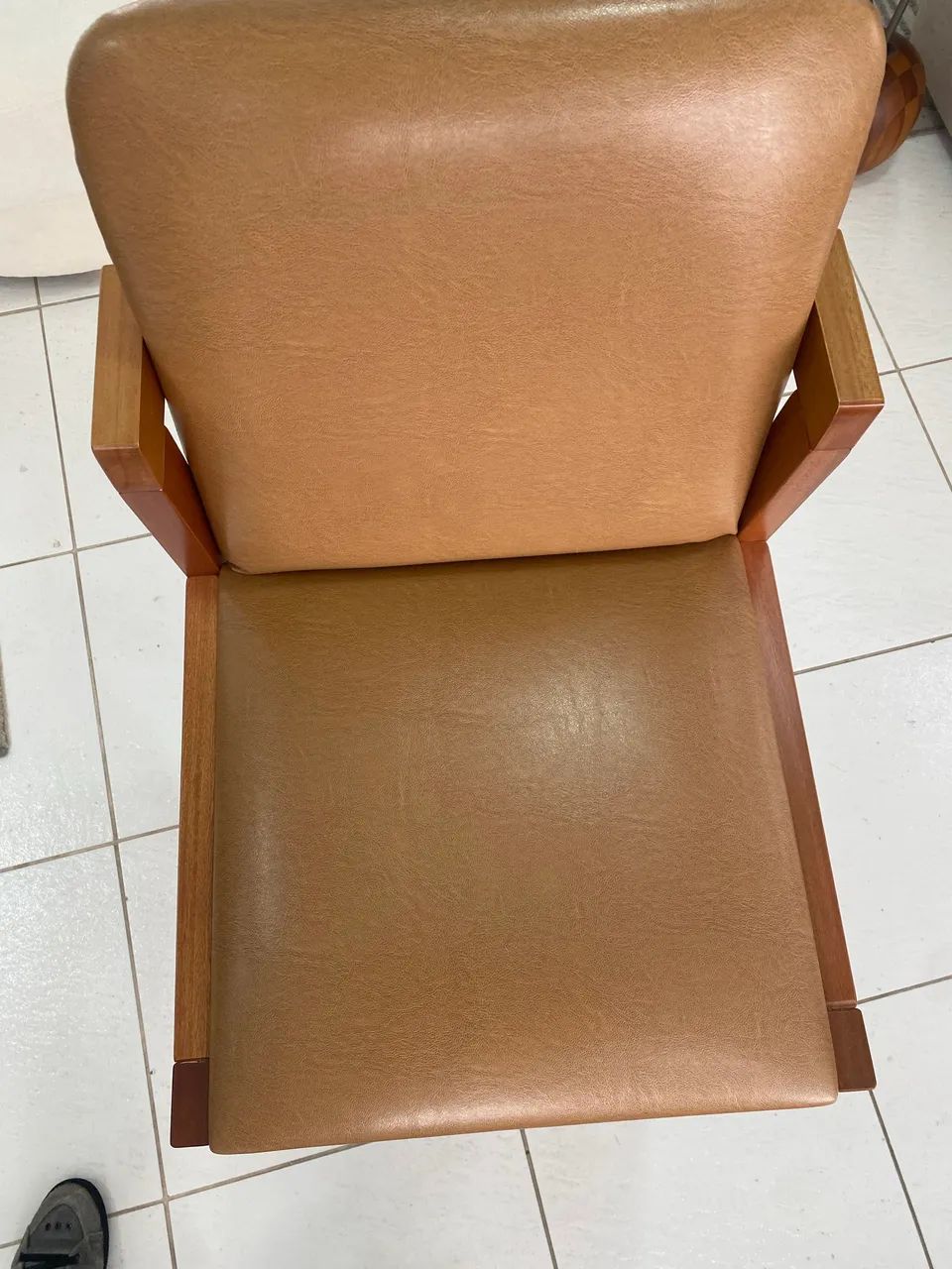 4 Banquetas em corino 