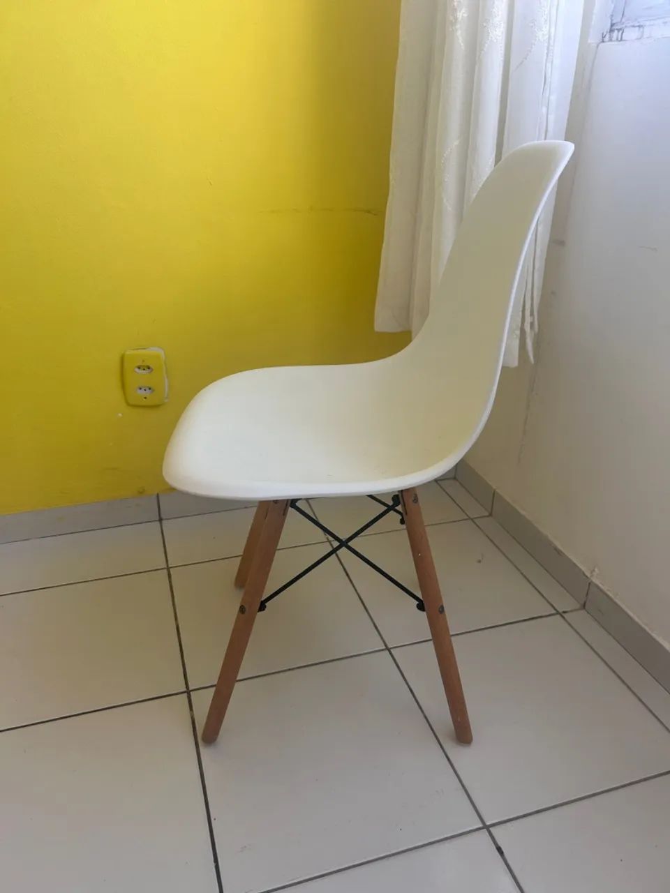 Cadeira branca  - Foto 2
