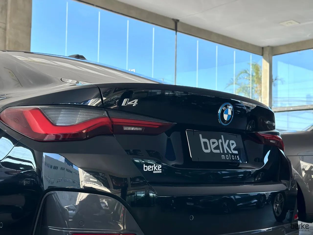 BMW i4 E-drive 35 M Sport (elétrico) 2024 - Foto 4
