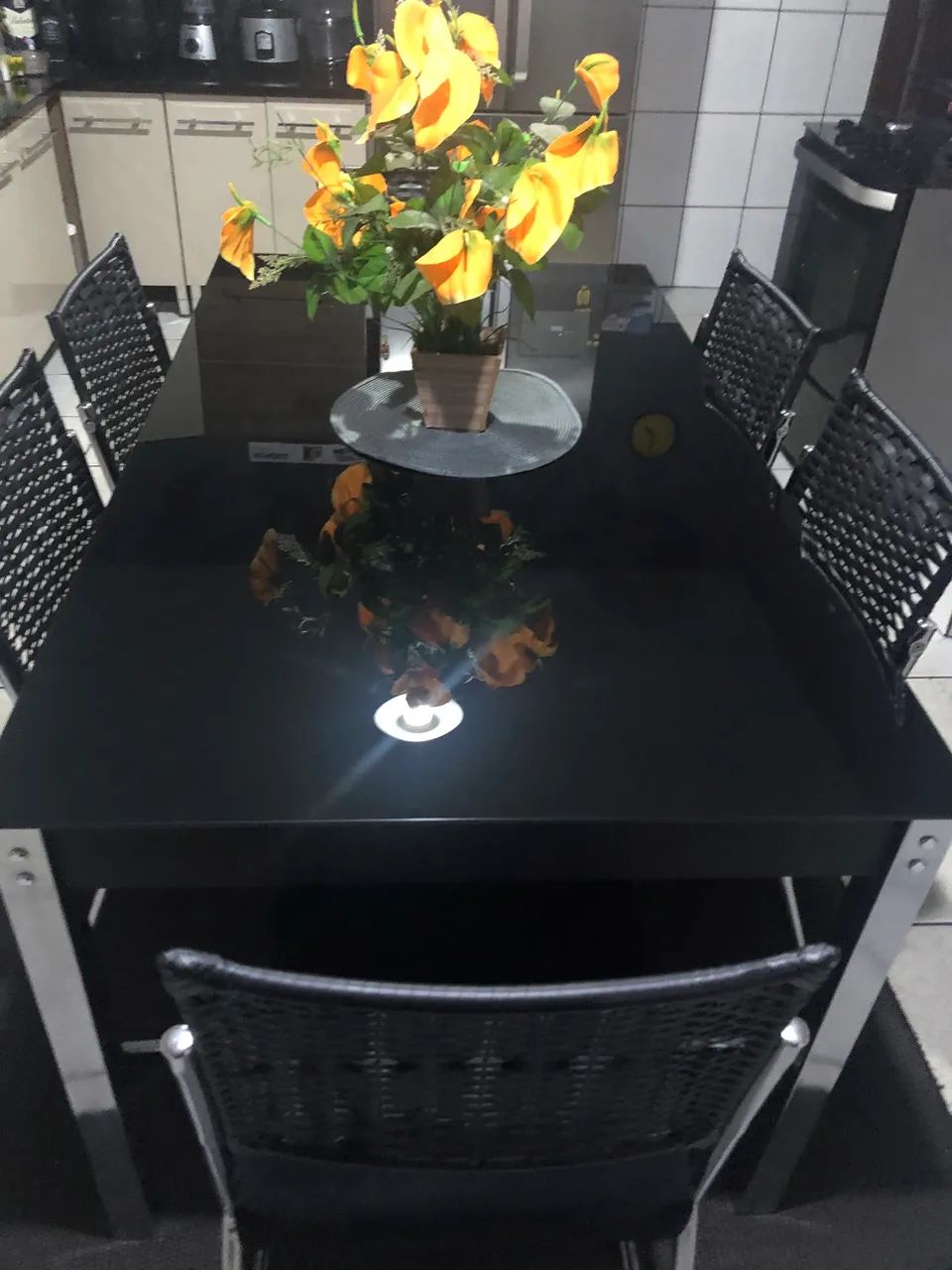 Mesa de jantar com tampo de vidro  - Foto 2
