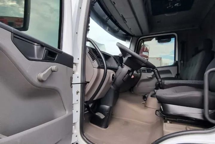 Volkswagen 24280 Baú 2018.  - Foto 8