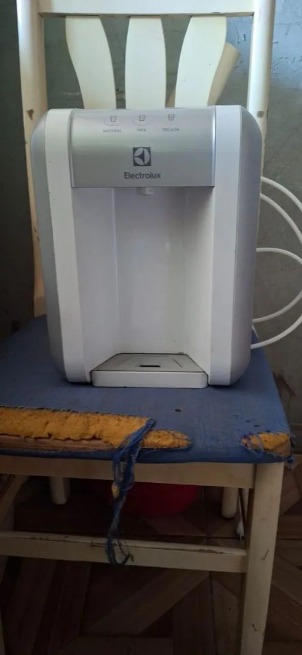  Vende-se Bebedouro  Eletrolux  - Foto 3