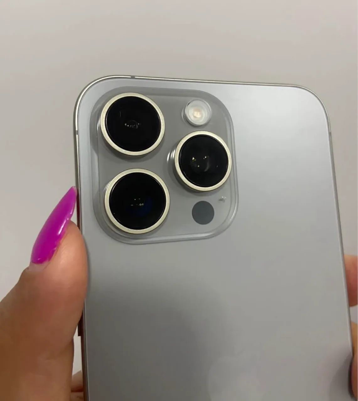 Iphone 15 pro max 93%