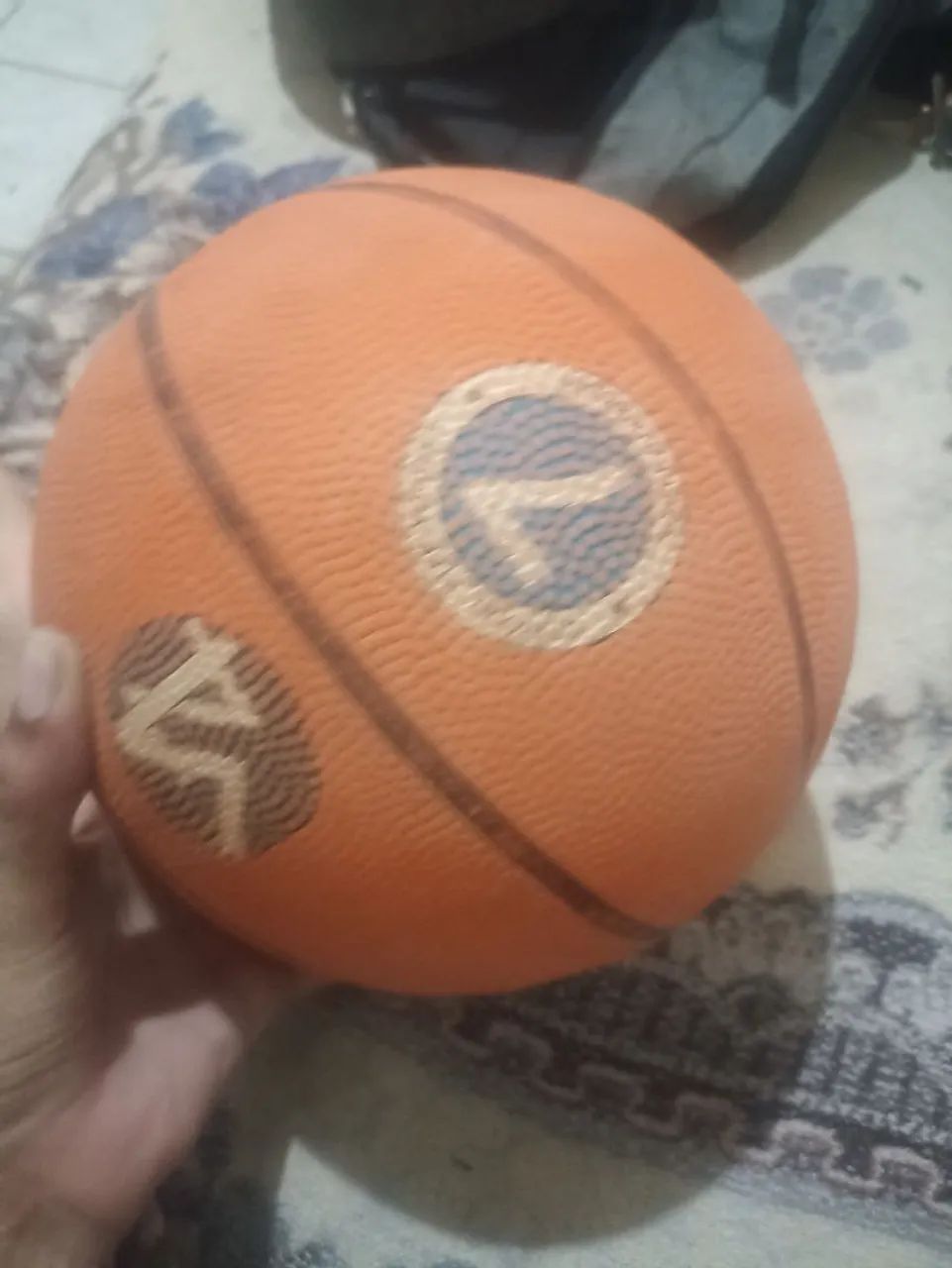Bola de basquete cheia  - Foto 3