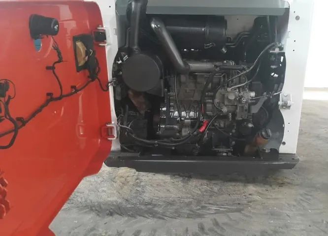 Mini Carregadeira Bobcat S450 2019 - Foto 4