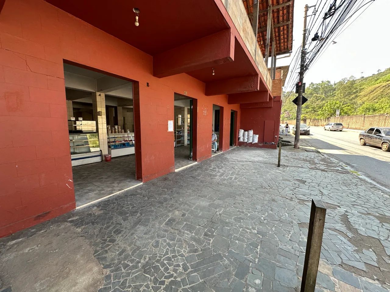 Alugo- ALUGUEL- Loja com 200 m2- Olhos D?Água  - Foto 5